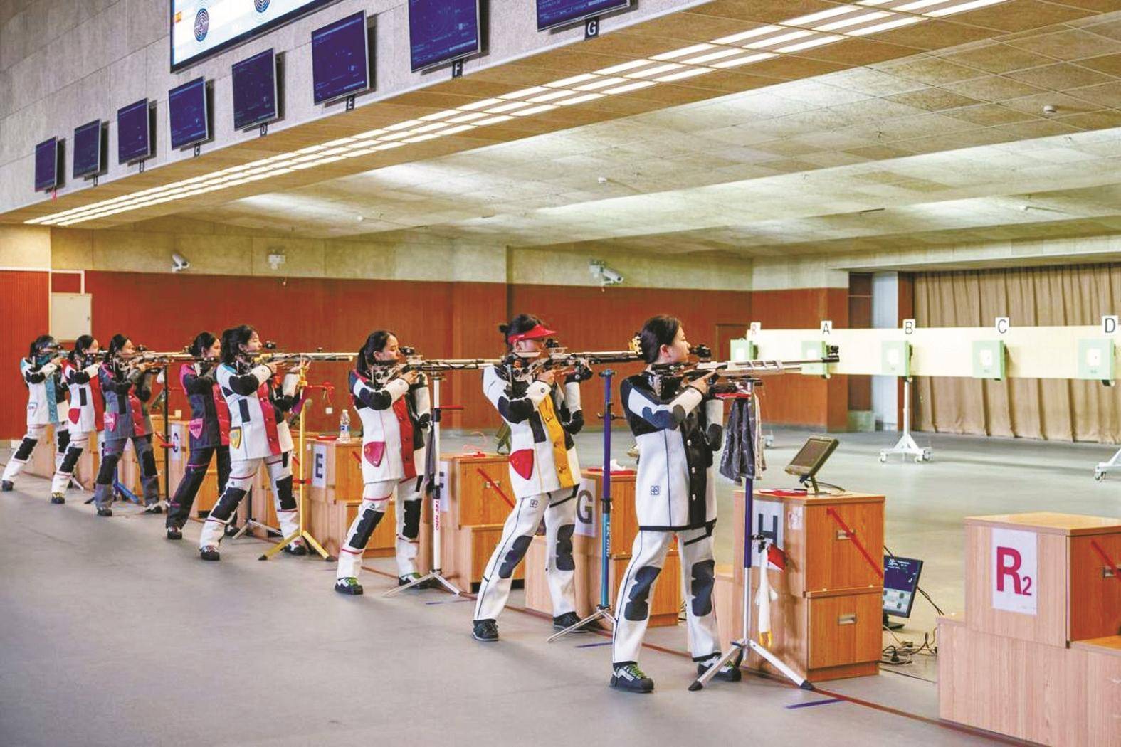 芬兰射箭选手斩获女子团体冠军